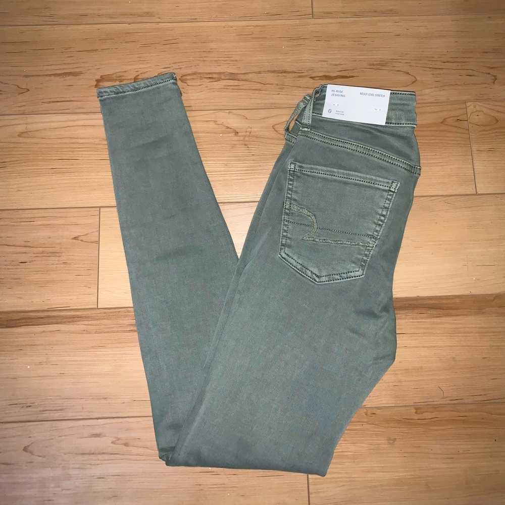 NWT American Eagle Sage Jeggings